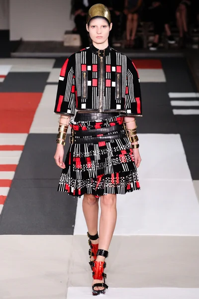 Look 5